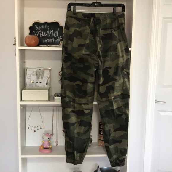 UNIONBAY Camo Cargo Jogger Pants - Picture 9 of 13